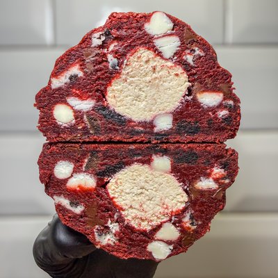 Mini: Rhyan Clark’s Red Velvet Oreo - Cake Pop 🍰 