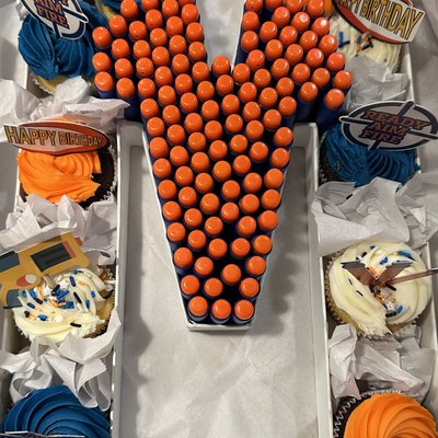 Custom Cupcakes 