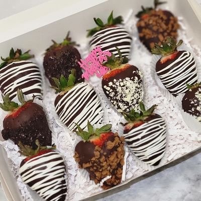 Covered strawberries (12)