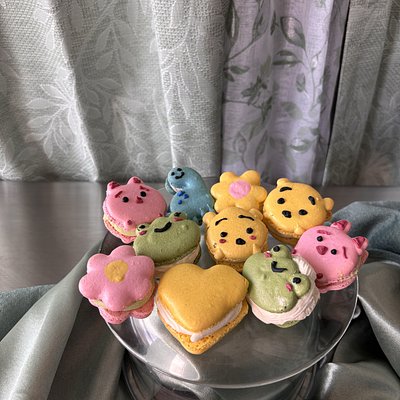 Character/Custom Shape Macaron 12-Pack 
