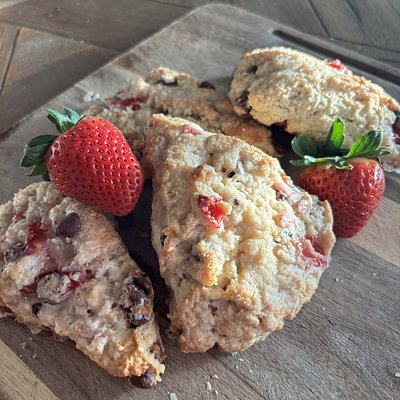 Sourdough Strawberry And Chocolate Chip Scones (4 Count)