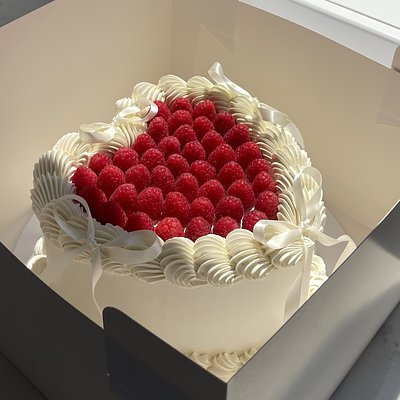 Fresh Raspberry Heart Cake