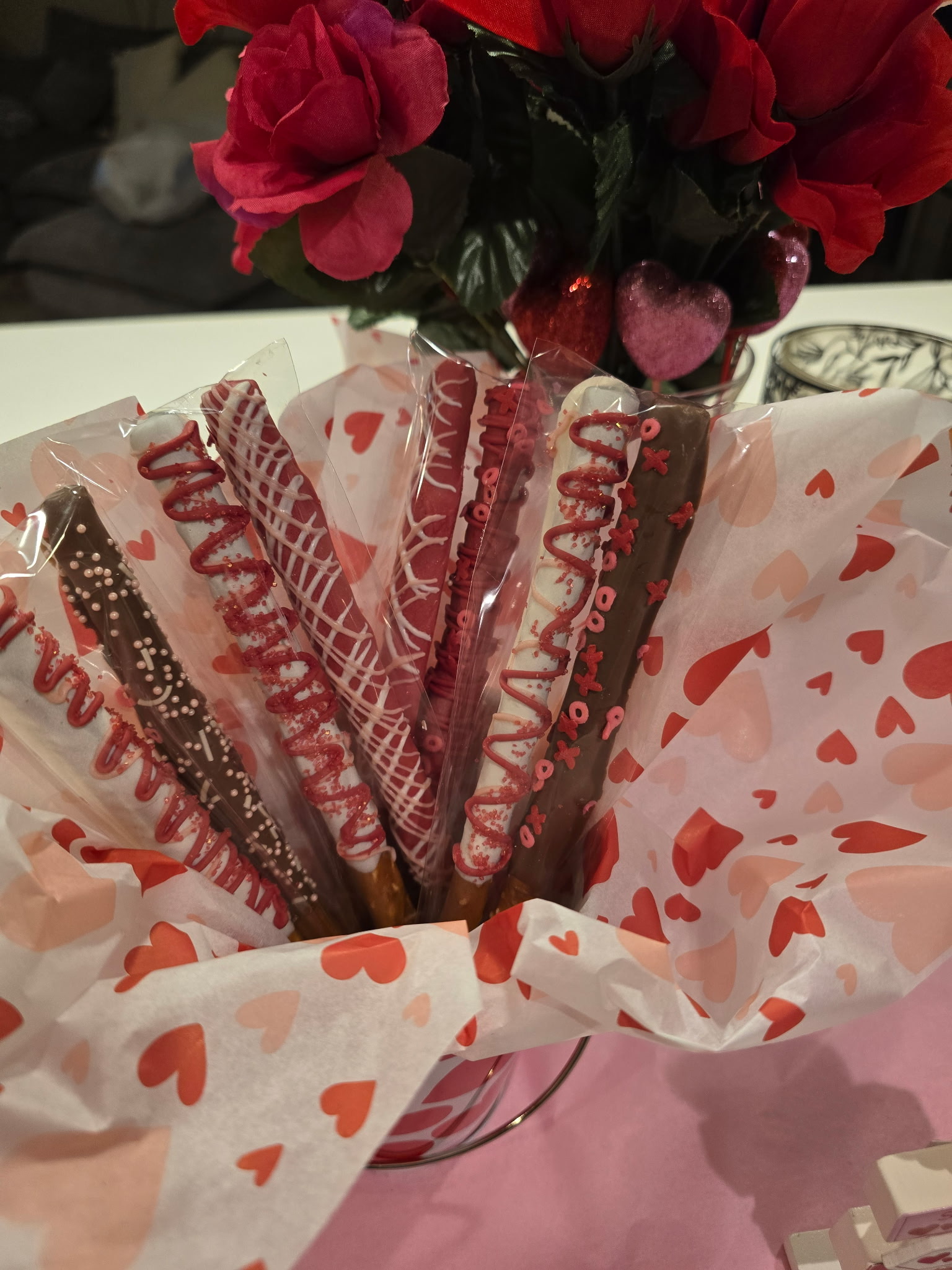 2pc Chocolate Covered Pretzels 