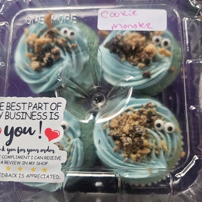 4pk Cookie Monster Cupcakes 
