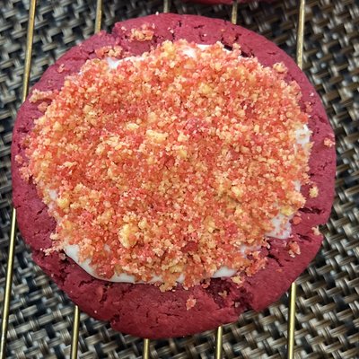 Strawberry Crunch Cookies 1/2 Dozen