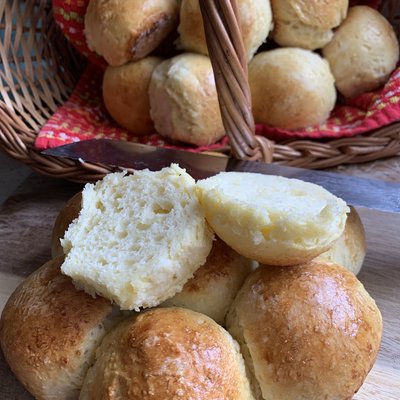 8 Dinner Rolls