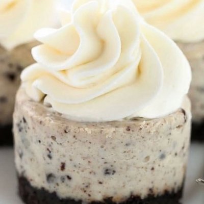 Mini Oreo Cheesecakes                  Available in 9 Inch$45.00