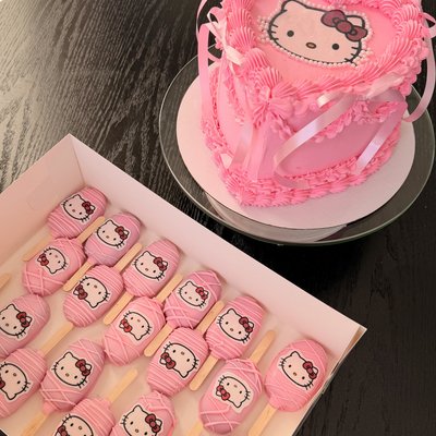 Cakesickles 