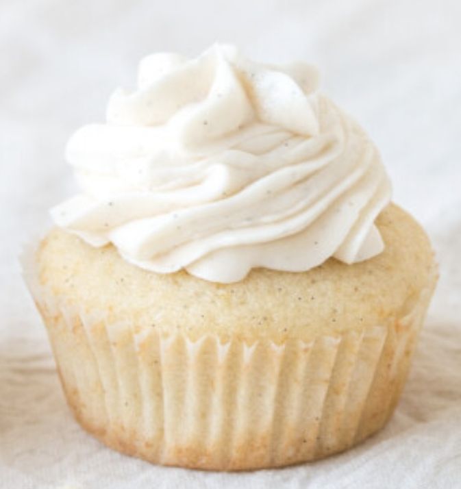 Vanilla Cupcakes 6 Count