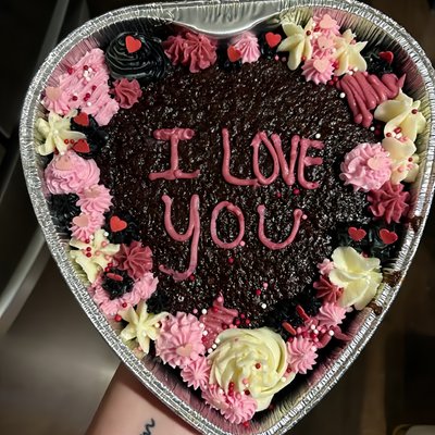 9 Inch Chocolate Heart Cake In Heart Tin 