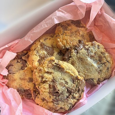 Box Of 10 Chunky Double Chocolate Chip Cookies 