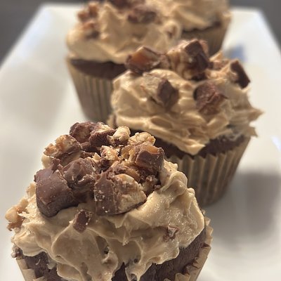 Snickers Chocolate Cupcakes 12 Pack 