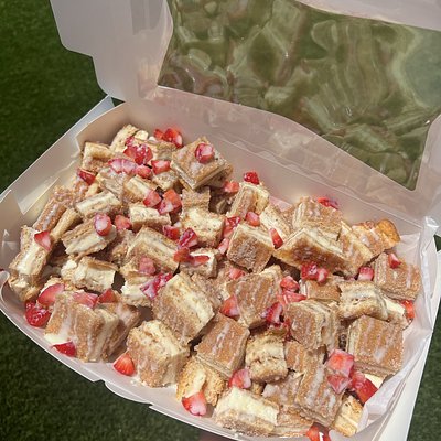 Churro Cheesecake Bites