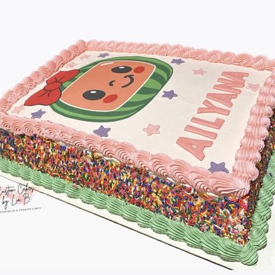 Double-Layer 1/2 Sheet Cake (serves 80-100)