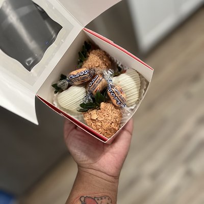 Specialty Chocolate Covered Strawberries (Half Dozen)