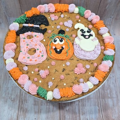 Halloween Spookie Cake (14" Round)