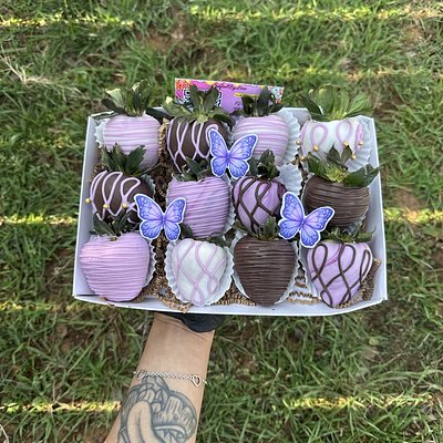 Dozen decorated berries
