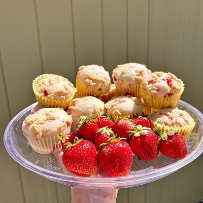 Sourdough Strawberry Muffins 
