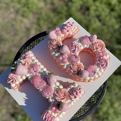 Number cakes 10”