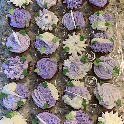 Cupcakes - 2 Dozen Cupcakes With Buttercream Piping