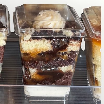 1/2 & 1/2 Caramel Chocolate Cake Cup