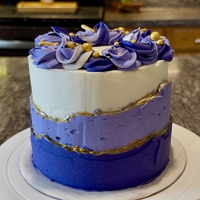 Theme Layer Cake