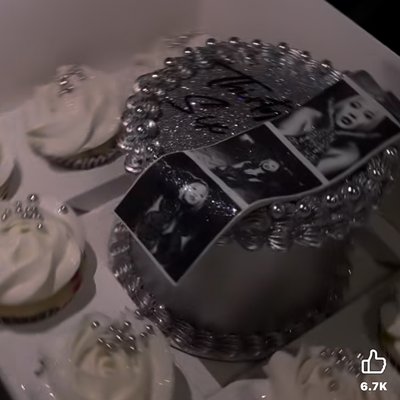 5in Bento Cake box w/ 8 Cupcakes 