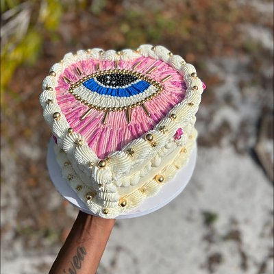 Eye Heart Cake