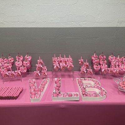 Grande Glam Treat Table