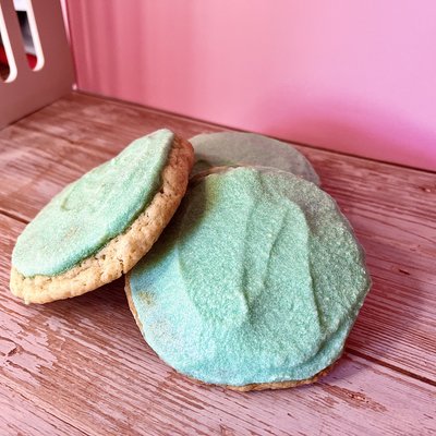Soft Sugar Cookies With Butter Cream Frosting 