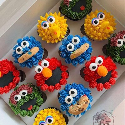 Custom Themed Cupcakes