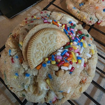 Funfetti Golden Oreo Cookies 1/2 Dozen (6)