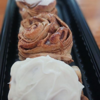 Sweet Momma's Cinnamon Roll