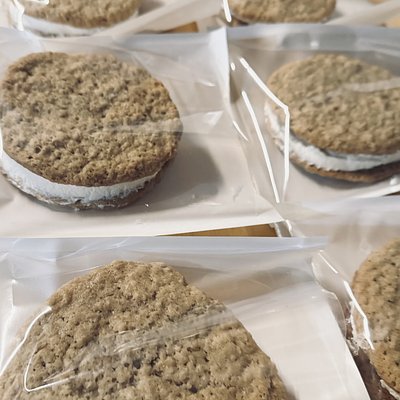 Oatmeal Whoopie Cream Pies