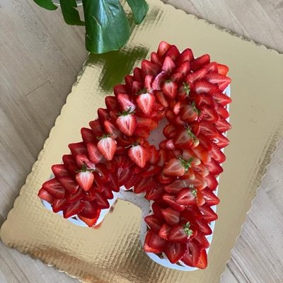 Two Digit Pavlova Large (32-36 servings) 