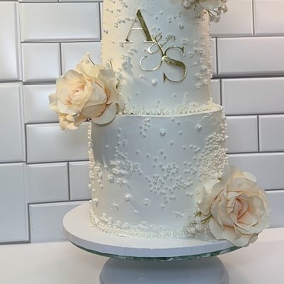 Luxury 2-Tier Tall Cake – Starting at $300 