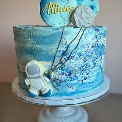 Custom Cakes