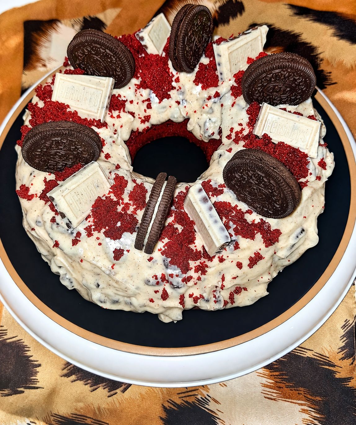 Premium Red Velvet Budnt Cake (Feeds 12-16)