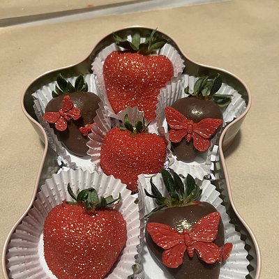 Chocolate Covered Strawberries (6)
