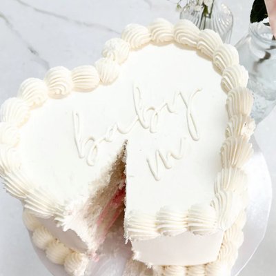 Gender Reveal Vintage Heart Cake (8-inch Heart 3 Layers) 