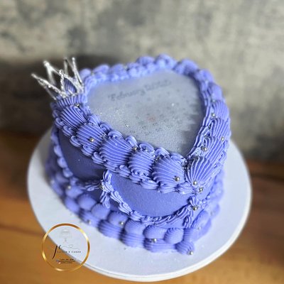 Vintage Heart Cake (10-12 servings)