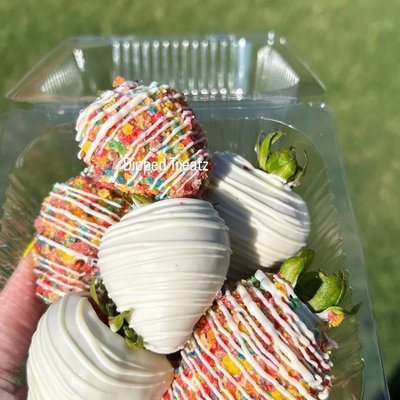 White Chocolate + Fruity Pebbles Berries 