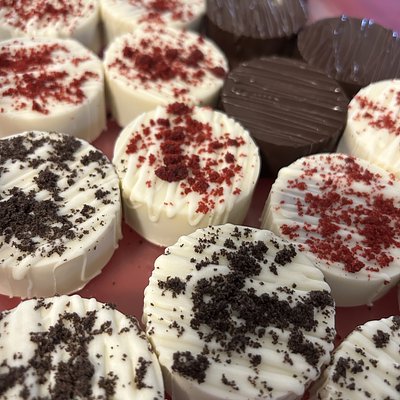 Cake puck- Pack Of 2