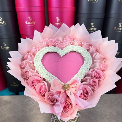  Burn Rose bouquet 