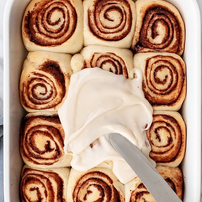 Ready To Bake Jumbo Cinnamon Roll Dough,x6  And Bagged Icing