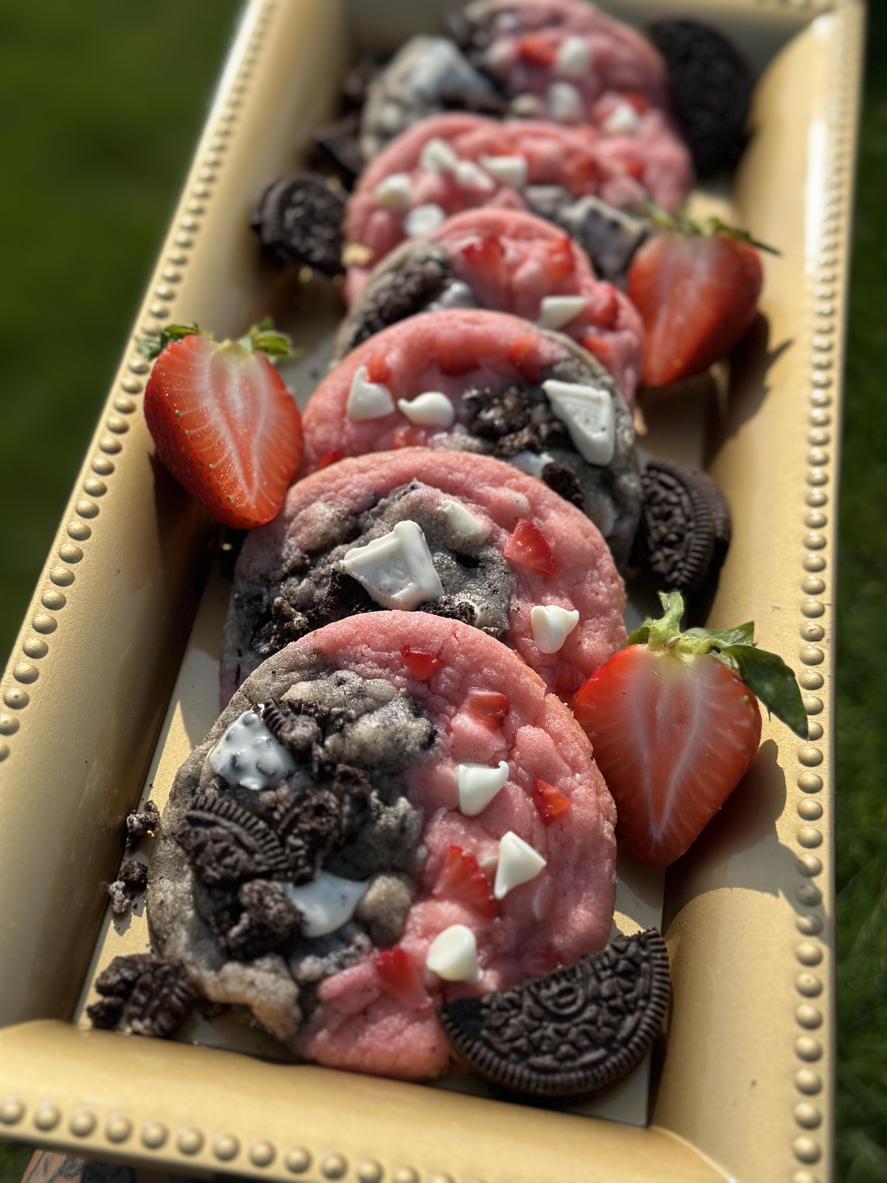 🍓✨Strawberry/Cookies ’n Cream Cookies