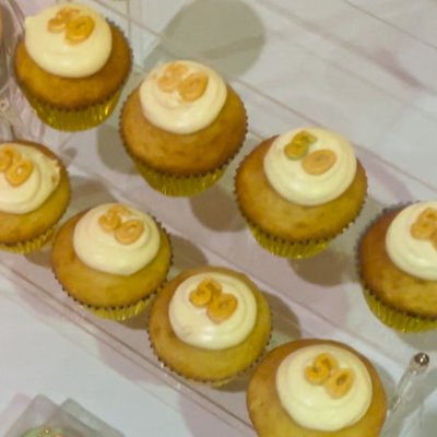 24 Cupcakes 