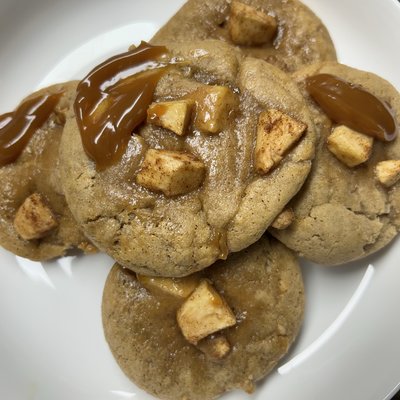 Apple Caramel Crumble Cookies 