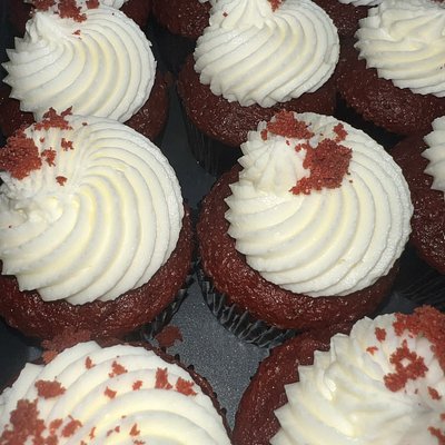 Simple Signature Cupcakes