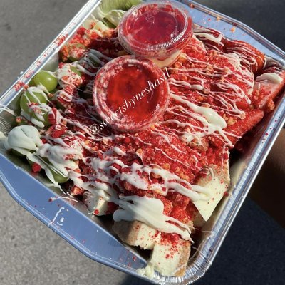 4-DIVIDED FRUIT SALAD PAN (Apple Bites, Cheesecake Bites, Grapes,Strawberry Slices, Strawberry crunch,Chocolate Drizzle, and Strawberry Crunch Cheesecake Dip
